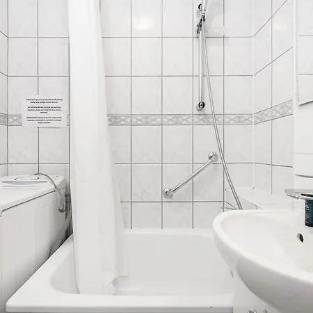 Shortstaypoland Darwina * Varşova